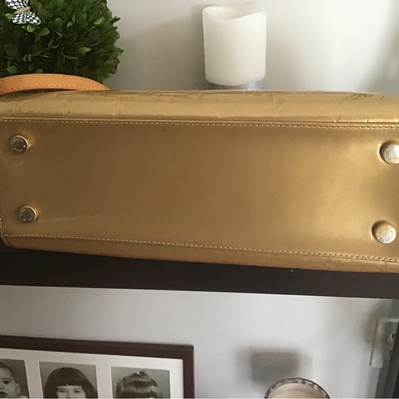 Poshmark autheticated Louis Vuitton VINTAGE Monogram Vernis Blair 2 Way Bag - Picture 3 of 5